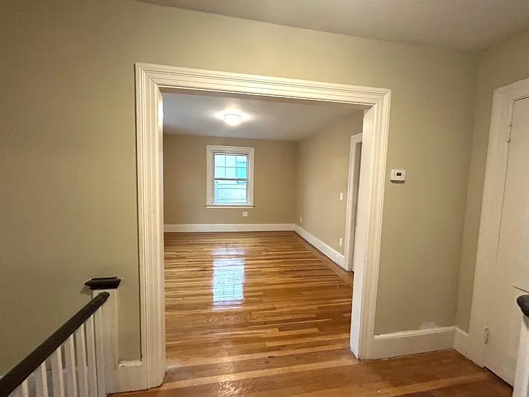 555 Lloyd Ave — Photo 4