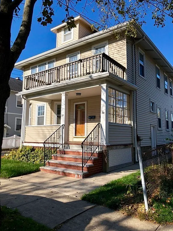 2 bed, 1.0 bath, 1200 sqft, $2,800 — Photo 1