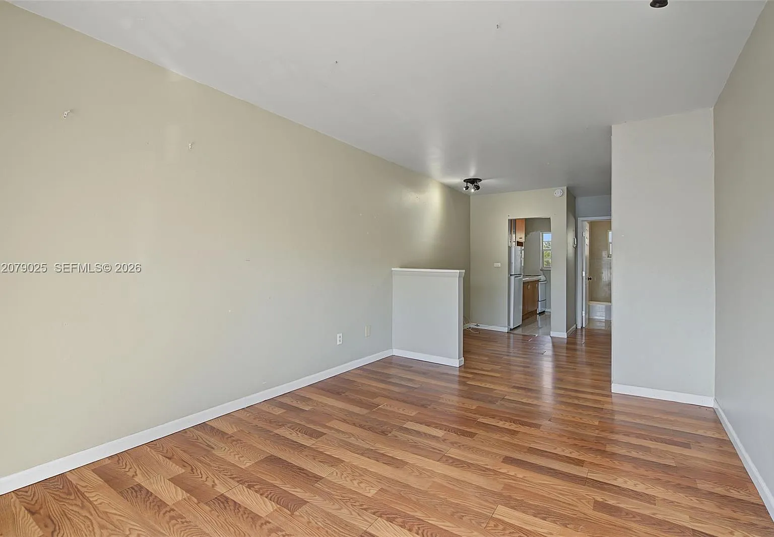 1685 Jefferson Ave — Photo 4