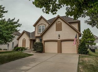 9832 Walker St, Lenexa, KS 66220