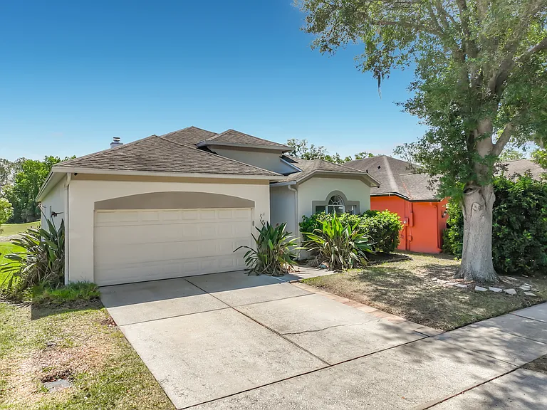 2125 Emerald Green Cir — Photo 3