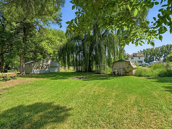 5th image of 401 Dresden Ave S