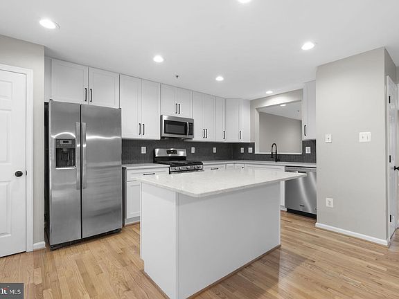 2nd image of 7710 English Oak Cir Unit 13