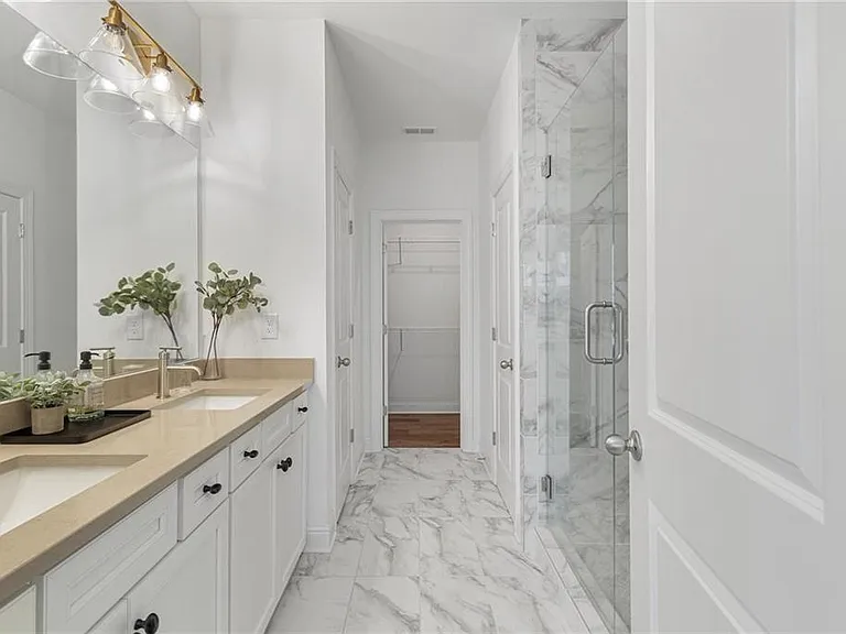 6543 Beacon Dr — Photo 24