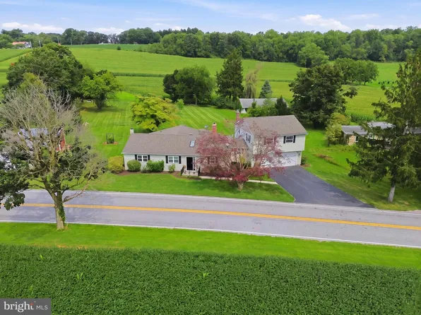 11951 Rockville Rd, Glen Rock, PA 17327