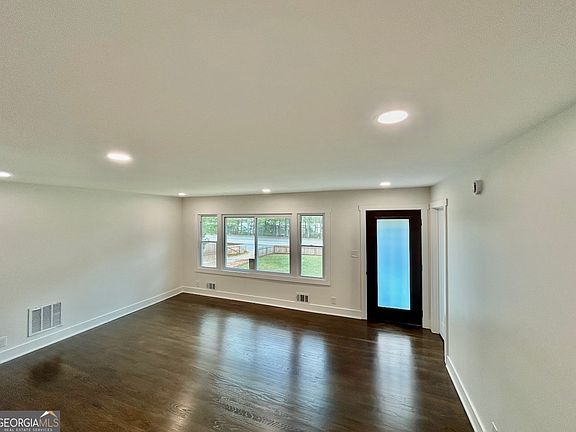5th image of 1742 Constitution Rd SE