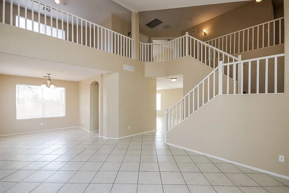 3 bed, 2.5 bath, 2061 sqft, $2,410 — Photo 2