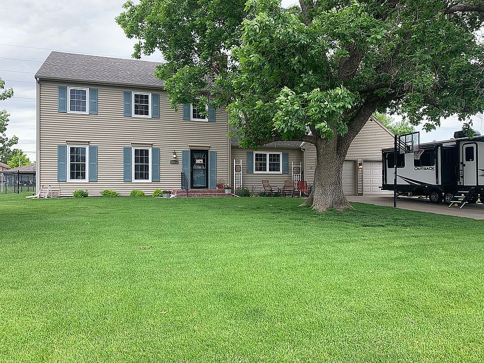 1st image of 209 W 20th St