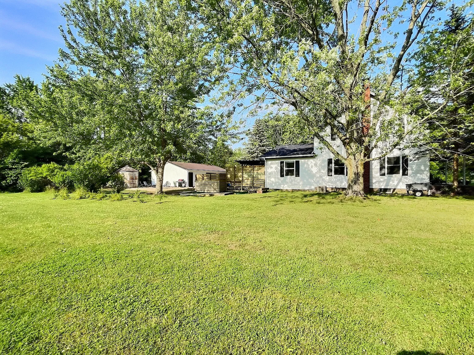 5435 Sawyer Rd — Photo 3