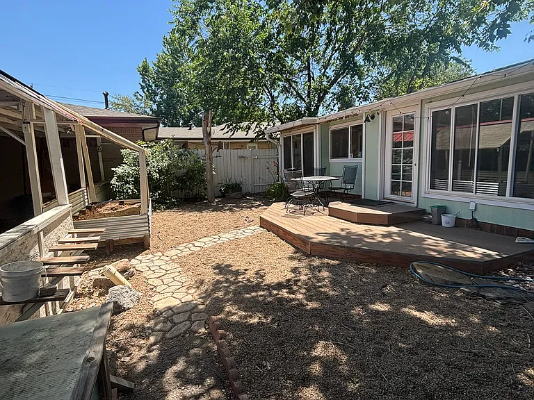 1412 N Valentia St — Photo 16