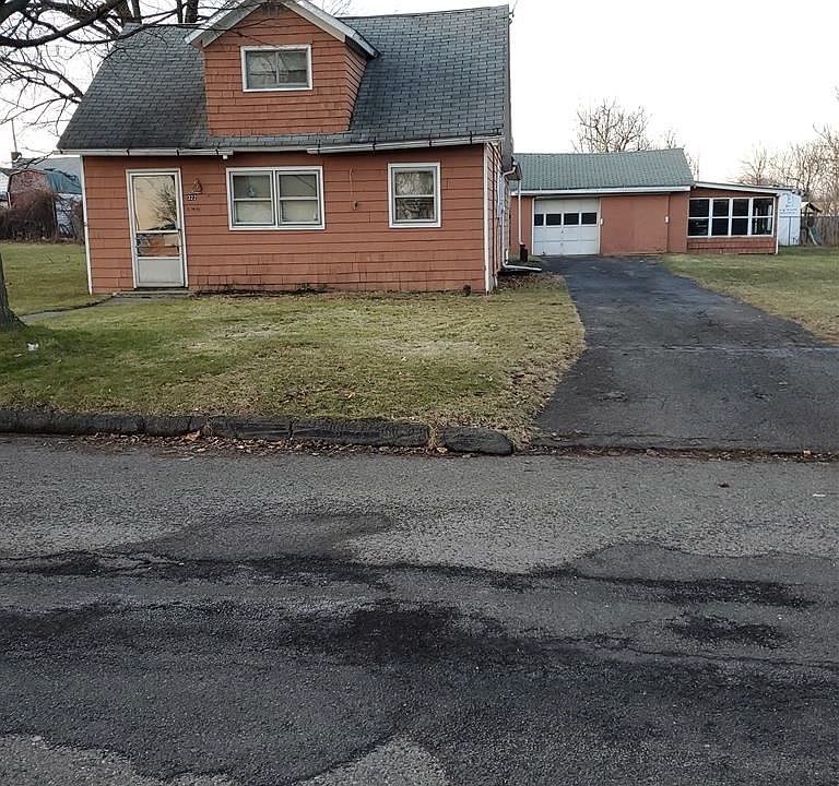 1st image of 322 Lounsbury Ave