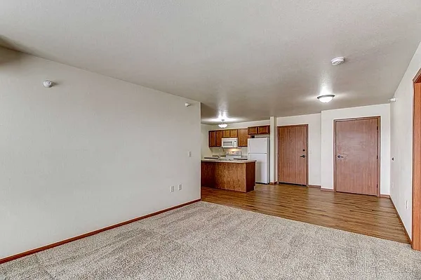 Kenwood on 5th Apartments — Photo 26