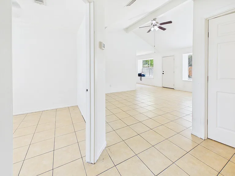 9918 Peachridge Dr — Photo 14