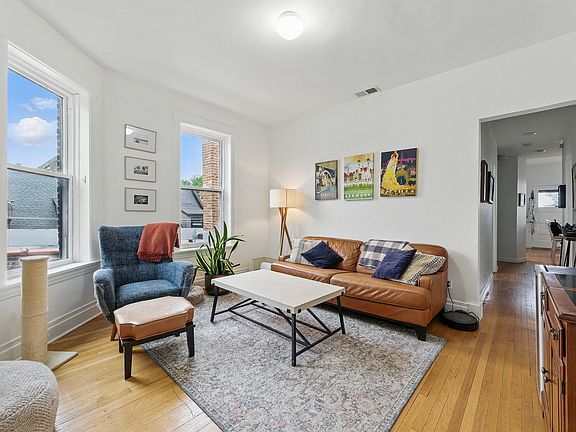 3rd image of 2618 N Francisco Ave APT 3