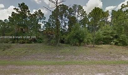 2nd image of 557 Avenida Del Sur
