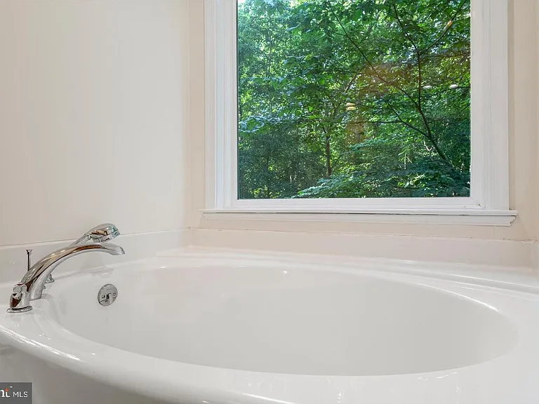 175 Easy Hollow Rd — Photo 16