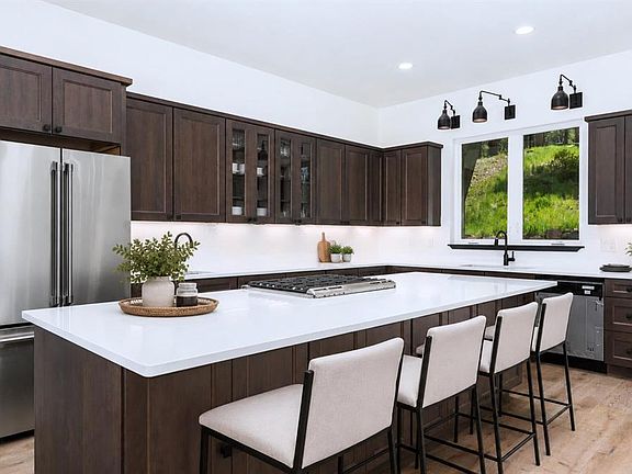 3rd image of 467 Hogan Circle