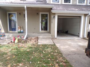 6425 Hallet St, Shawnee, KS 66216