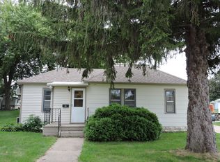 314 6th St SW, Le Mars, IA 51031