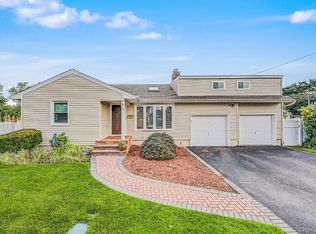 28 Greenvale Lane, Syosset, NY 11791