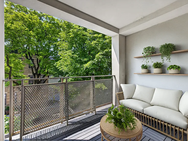 33 Frost St #3B — Photo 2