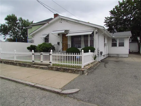 19 Bowlet St, Providence, RI 02909