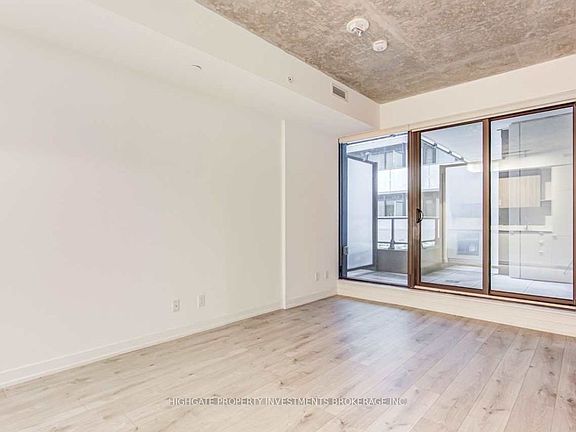 5th image of 161 Roehampton Ave #228