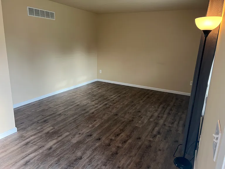 18 Duffy Ct — Photo 2