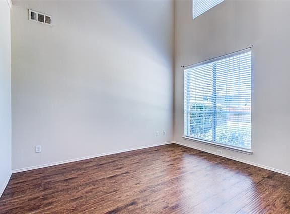5th image of 8028 Peacock Ln