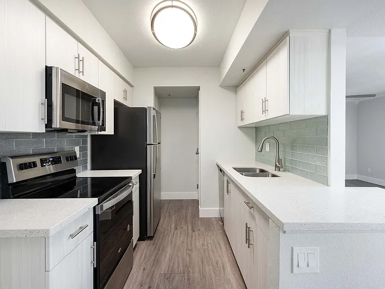 92Forty Scottsdale — Photo 4