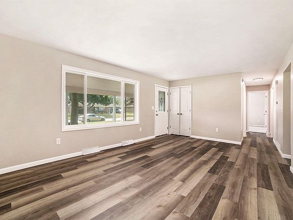 4th image of 2577 Julianne Dr