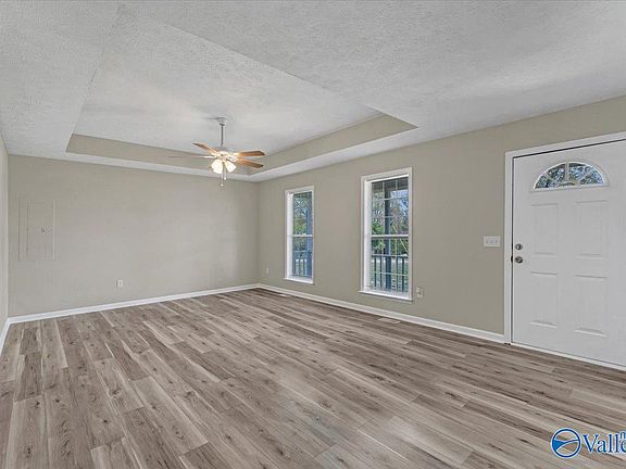 3rd image of 33 Ables Ln