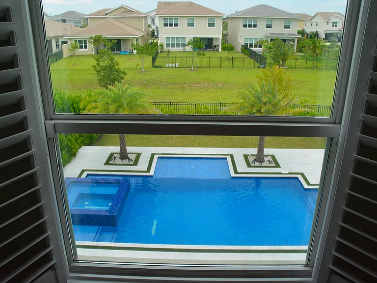 1402 Thistle Pl — Photo 13