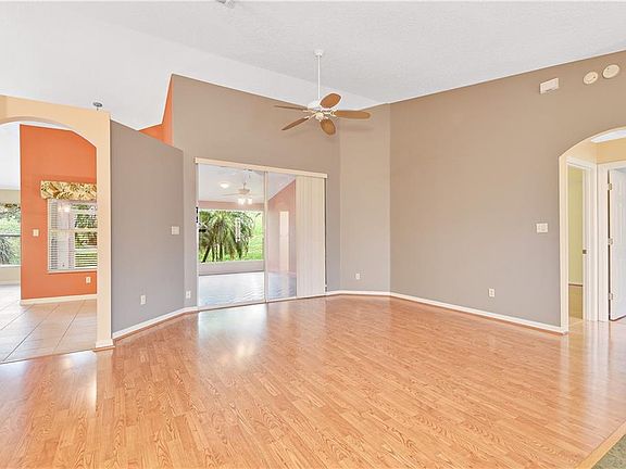5th image of 4837 Sawgrass Lake Cir