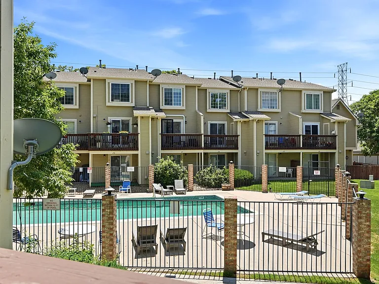 1885 S Quebec Way #C15 — Photo 1