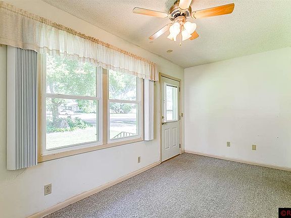 3rd image of 1404 Hazel St
