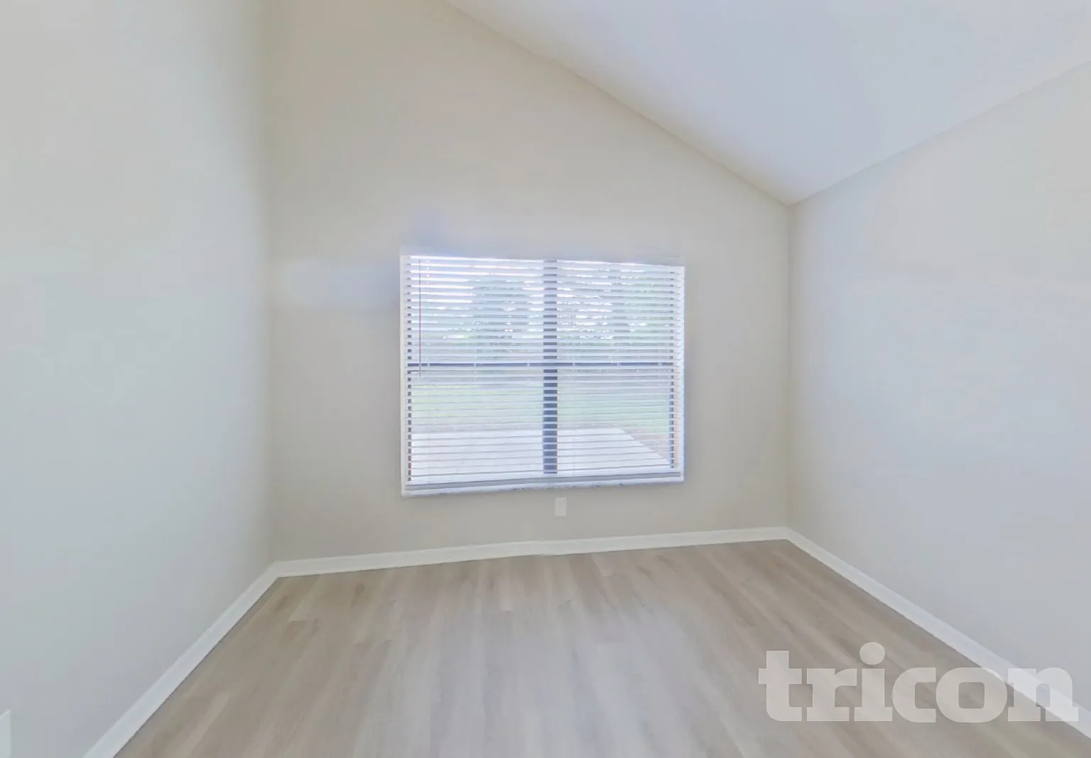 15130 Heathridge Drive Tampa FL — Photo 4