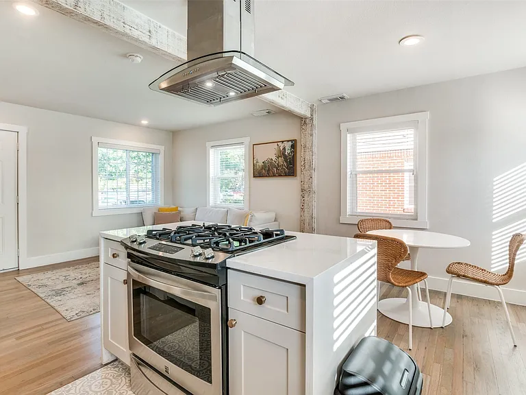 706 Cedar Hill Ave — Photo 4