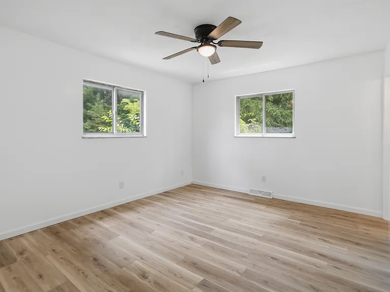 1308 Perry Ave — Photo 14