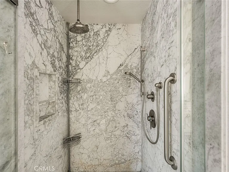 4867 Tremezzo Dr — Photo 33