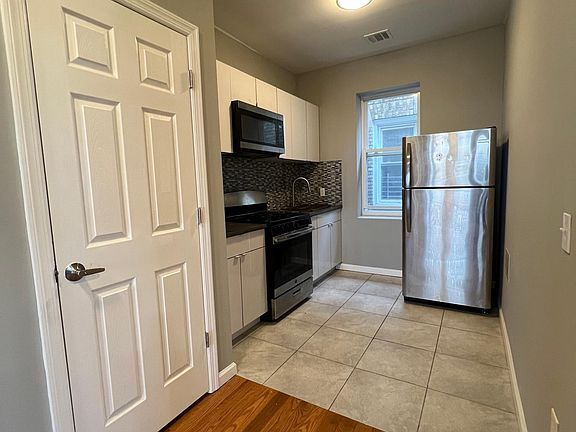 2nd image of 58 Steuben St #21