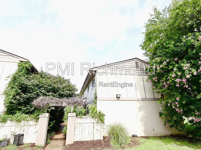 513 S Harrison St #F — Photo 1