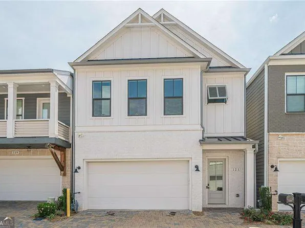 121 Village Green Ave, Woodstock, GA 30189