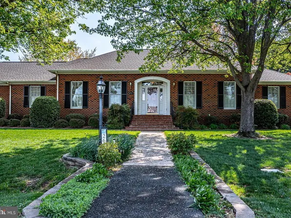 262 College Ave, Warsaw, VA 22572