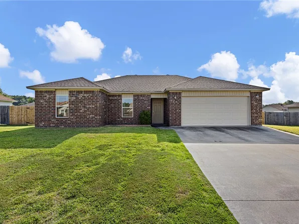 104 Country Oaks Dr, Dardanelle, AR 72834