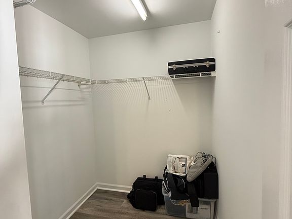 5th image of 3781 Winborne Ln Room 2
