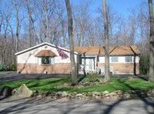 107 Pin Oak Ln, Tobyhanna, PA