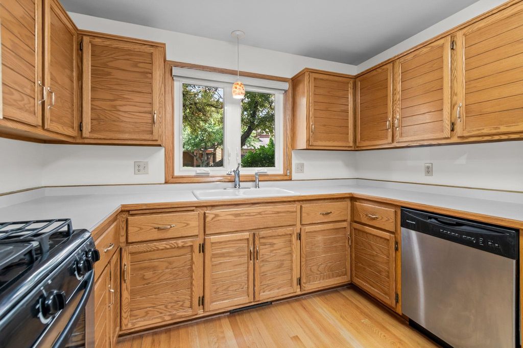 933 E Windfield Pl APT A, Appleton, WI - View 6