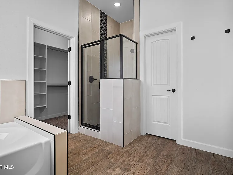 979 Airship Pl — Photo 31