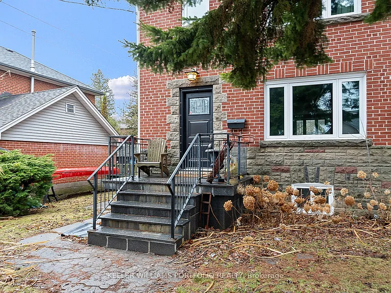 40 Scarboro Cres — Photo 5